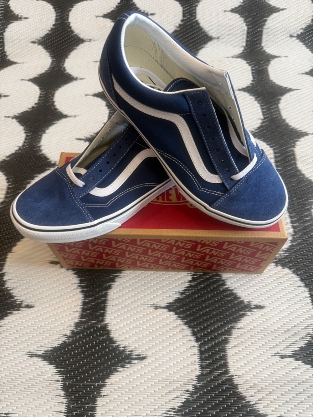 Vans Mens Old Skool Navy and White Skate Sneakers